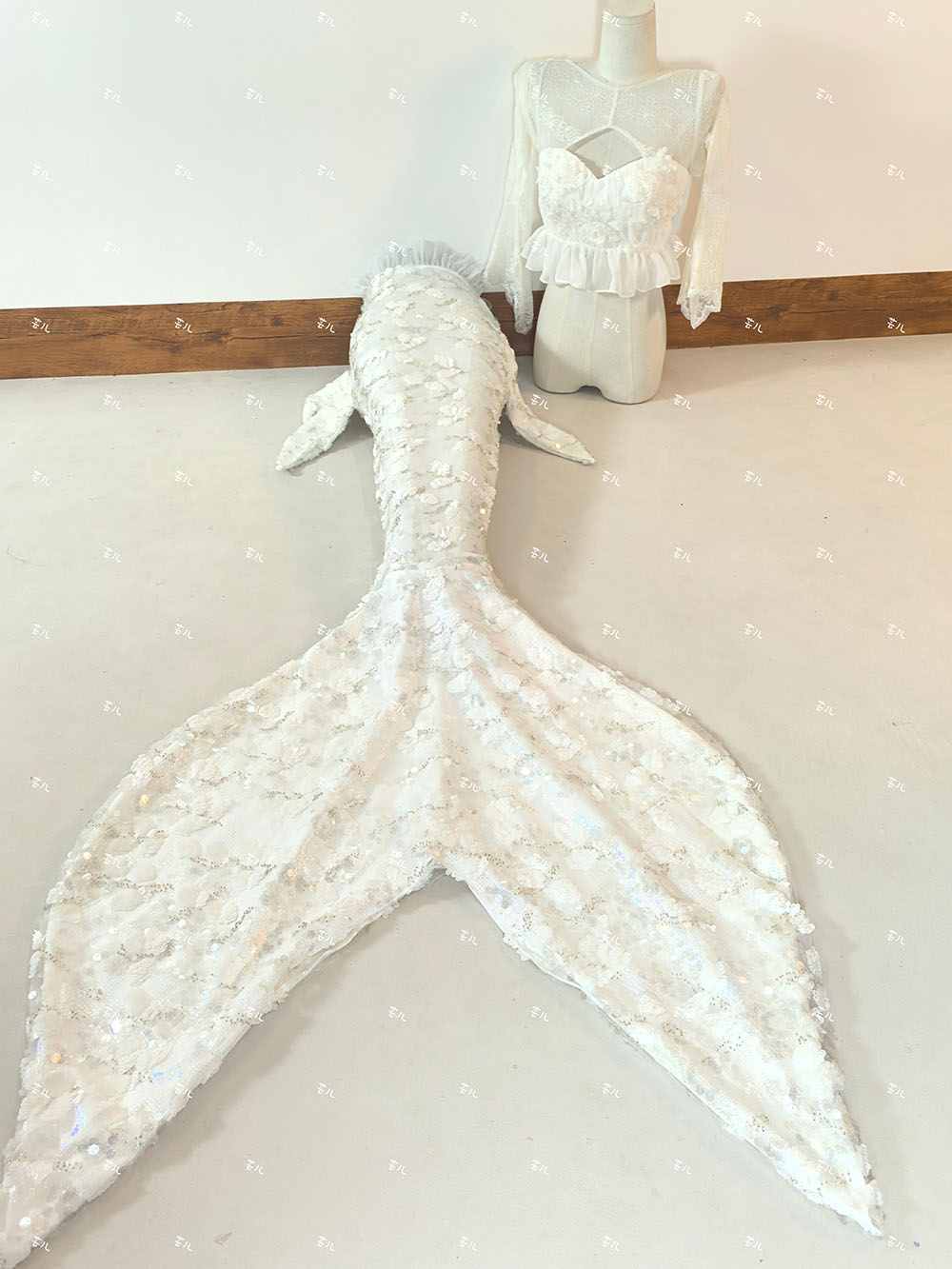 Aquarium Fishing - New Sequined Mermaid Big Tail Tailored